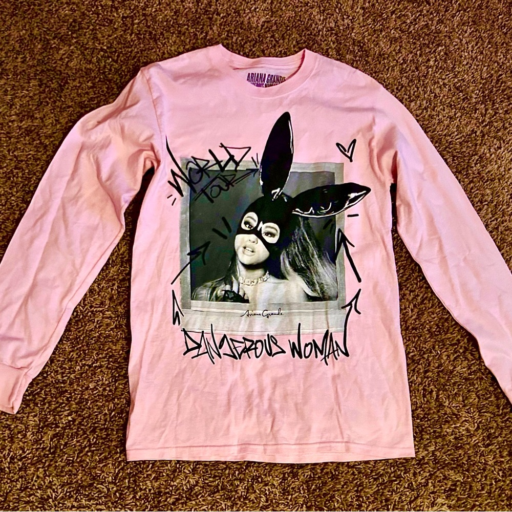 Ariana Grande concert t shirt